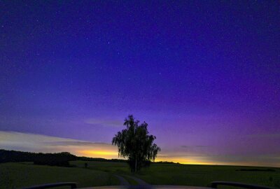 Faszinierende Nacht in Sachsen: Polarlichter am Nachthimmel - Am Sonntagabend waren besondere Polarlichter über Sachsen zu sehen. Foto: Andreas Kretschel