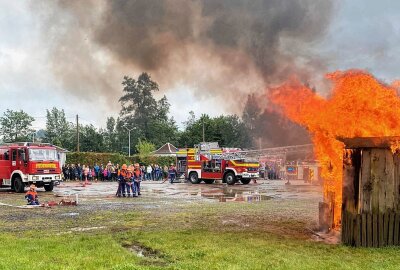 Feieralarm bei der Feuerwehr Eppendorf - Zum Abschluss fand eine Schauübung statt. Foto: FFW/Hübler