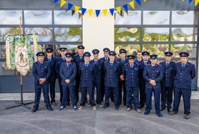 Feierliche Übergabe: Neues Gerätehaus für Feuerwehr Alberoda in Aue - Feierliche Übergabe: Neues Gerätehaus für Feuerwehr Alberoda. Foto: Niko Mutschmann