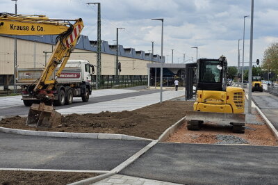 Fernbusterminal in Chemnitz nimmt Gestalt an - Das neue Fernbus-Terminal in Chemnitz soll Ende des Jahres fertiggestellt werden. Foto: Harry Härtel