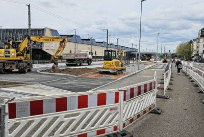 Fernbusterminal in Chemnitz nimmt Gestalt an - Das neue Fernbus-Terminal in Chemnitz soll Ende des Jahres fertiggestellt werden. Foto: Harry Härtel