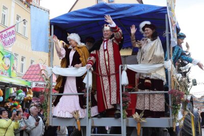 Eindrücke vom Festumzug und der Innenstadt. Foto: Andrea Funke 