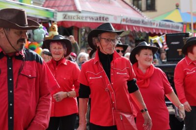 Eindrücke vom Festumzug und der Innenstadt. Foto: Andrea Funke 