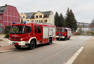 Feuerwehr im Einsatz: Wasserschaden in Aue - Am Nachmittag wurde die Feuerwehr Aue aufgrund eines Wasserschadens in einem Mehrfamilienhaus in der Auerhammer Straße gerufen. Foto: Daniel Unger