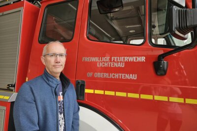 Feuerwehr Oberlichtenau: Starke Gemeinschaft im Dienst der Sicherheit - ls Ortswehrleiter von Oberlichtenau und kommissarischer stellvertretender Gemeindewehrleiter trägt Daniel Junghans so zu einer erfolgreichen Arbeit der Feuerwehr bei. 