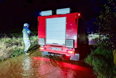 Feuerwehr Raschau erneut im Einsatz gegen Überschwemmungen - Überschwemmungen in Raschau. Foto: Daniel Unger