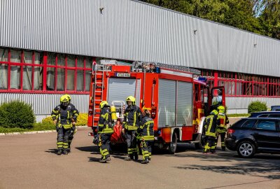 Feuerwehrübung in Eibenstock: Großbrand simuliert - Am Dienstagnachmittag haben Feuerwehren in Eibenstock den Ernstfall geübt. Foto: Niko Mutschmann