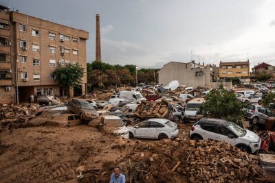 Fieberhafte Vermisstensuche nach Flutdrama in Spanien - Die Behörden warnen vor Spekulationen.