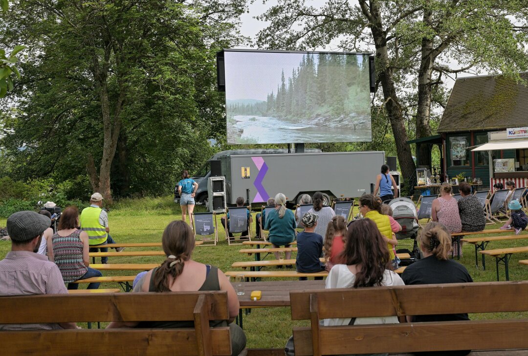 Filmfestival "Moviequidi" in Eibenstock ist gestartet - Zu Gast war das Filmfestival jetzt unter anderem im Kräutergarten in Eibenstock. Foto: Ralf Wendland