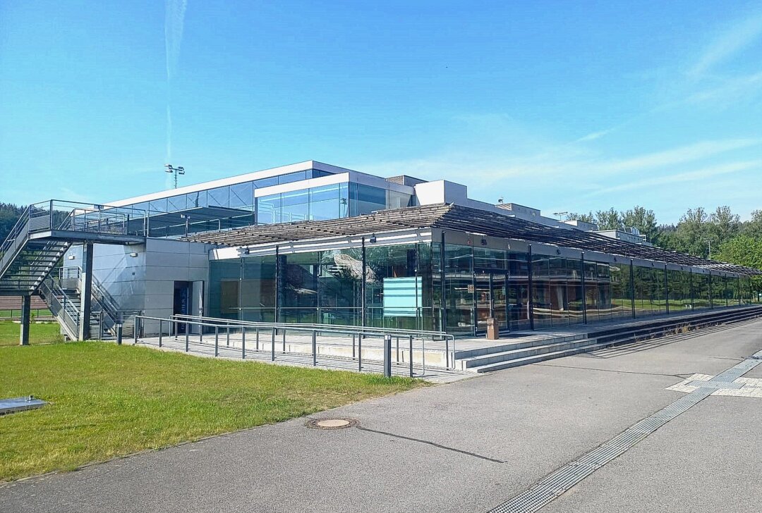 Finaltag in Flöha: Niederwiesa und Grüna kämpfen um den Handball-Kreispokal - Die Sporthalle des Pufendorf-Gymnasiums Flöha ist Austragungsort für das Endspiel um den Handball-Kreispokal. Foto: Knut Berger