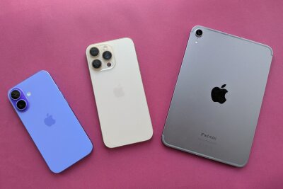 Fit für die Zukunft? Ein Blick auf das neue iPad mini - Das neue iPad mini im Vergleich zum iPhone 16 (l) und iPhone 16 Pro Max.