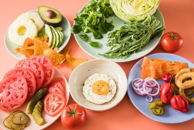 Fleisch oder pflanzlich? Was für Veggie-Burger spricht - Von Avocado bis Zwiebel: Auch Vegetarier haben beim Burgerbelag viel Auswahl.