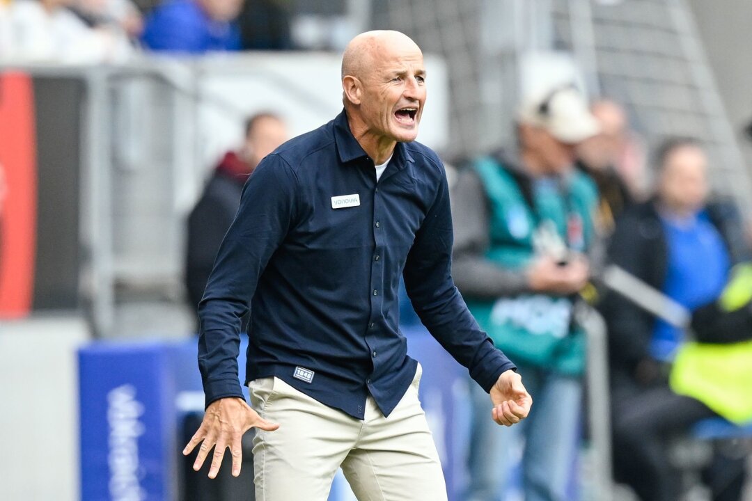 "Fleißig und kompetent": Bochums Zeidler kämpferisch - Trainer Peter Zeidler hat mit dem VfL Bochum noch kein Pflichtspiel gewonnen.