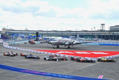 Formel E in Berlin mit Unterstützung vom Sachsenring - Tolles Ambiente. Foto: Thorsten Horn