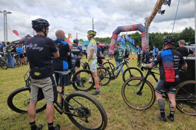 Fotos! Hier findet ihr Bilder vom Heavy24 2024 am Stausee Rabenstein in Chemnitz - Impressionen vom Heavy24. Foto: Simone Esper