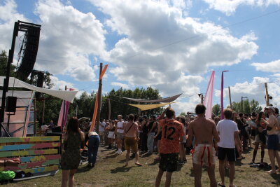 Fotos! Letztes Melt-Festival in Ferropolis mit 150 Künstlern - Fotos vom Melt am ehemaligen Braunkohle-Tagebau-Areal.