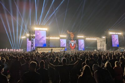 Fotos vom Wacken Open Air 2024: Die Metal-Legenden kehren zurück - Fotos vom Wacken Festival 2024. Gene Simmons, Asenblut, Scorpions, Mikkey Dee, Saltatio Mortis, Suzy Quatro, Bülent Ceylan, InExtremo, Wasteland Warrios und mehr...