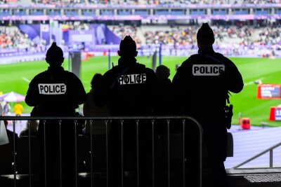 Frankreichs Innenminister: Israel-Fans werden sicher sein - Beim Nations-League-Spiel Frankreich gegen Israel sollen rund 4.000 Polizisten im Einsatz sein. (Archivbild)