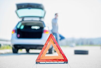 Frau und Neunjährige verletzt: Raser im Großen Garten - Symbolbild. Foto: Getty Images/iStockphoto/Ivanko_Brnjakovic