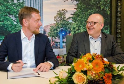 Freistaat unterstützt Niners-Pläne einer eigenen Multifunktionshalle - Niners Chemnitz: Ministerpräsident Kretschmer und OB Schulze unterzeichnen Absichtserklärung für neue Multifunktionshalle. Foto: Rico Hinkel