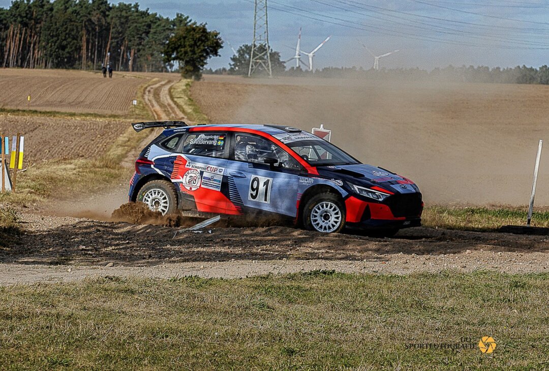 Freud und Leid für die Rallye-Teams des CAMC - Aaron Jungnickel assistierte Stig Andervang auf dem Weg zum Gesamtsieg. Foto: Thomas Gorlt