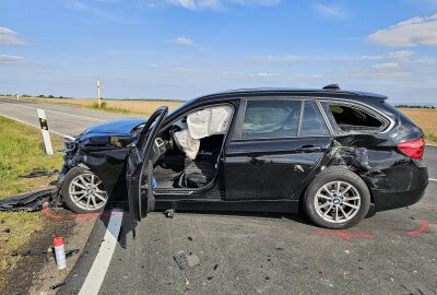 Frontale Kollision: Drei Verletzte nach Kreuzungscrash in Meerane - Drei Verletzte nach Kreuzungscrash in Meerane. Foto: Mike Müller