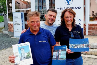 Früher waren hier 2.000 Leute tätig: Die Wema Vogtland sagt ade - Im Bild von links: Jörg Umland, Jens Streit und Petra Tischler. Foto: Karsten Repert 