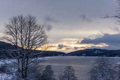 Frühlingshaftes Wetter folgt auf Kälte und Schnee - Bisher liegt noch Schnee - das kann zum Ende der Woche aber anders aussehen.