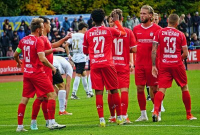 FSV freut sich auf Pokalderby  - doch vorher geht es um viele Ligapunkte - In Freital feierte der FSV Zwickau einen souveränen 3:0-Erfolg. Foto: Marcus Hengst