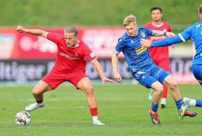 FSV: Punkteilung mit Carl-Zeiss Jena! - Im Bild von links: Theo Gunnar Martens (11, Zwickau) und Erik Weinhauer (7, Jena). Foto: Picture Point/ Gabor Krieg