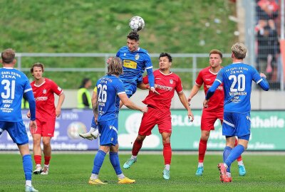 FSV: Punkteilung mit Carl-Zeiss Jena! - Alexander Prokopenko (10, Jena) und Mike Könnecke / Koennecke (13, Zwickau). Foto: Picture Point/ Gabor Krieg