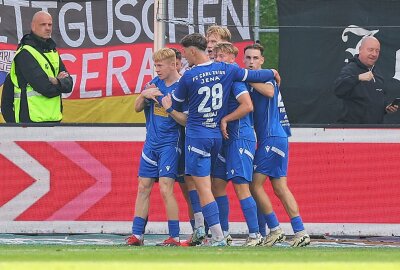 FSV: Punkteilung mit Carl-Zeiss Jena! - Tor für Jena, Torjubel nach dem 0:1, Torschütze Erik Weinhauer (7, Jena). Foto: Picture Point/ Gabor Krieg