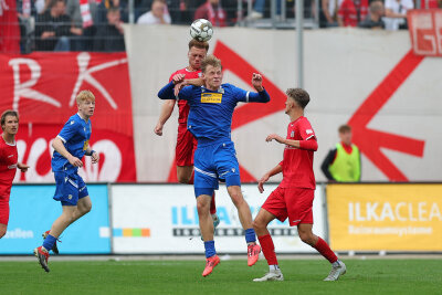 Im Bild v.l.: Oliver Fobassam (22, Zwickau) und Ted Tattermusch (20, Jena). Foto: Picture Point/ Gabor Krieg