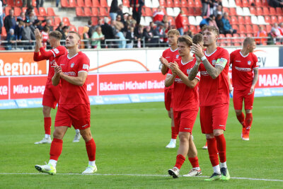 Der Schlussjubel des FSV Zwickau. Foto: Picture Point/ Gabor Krieg