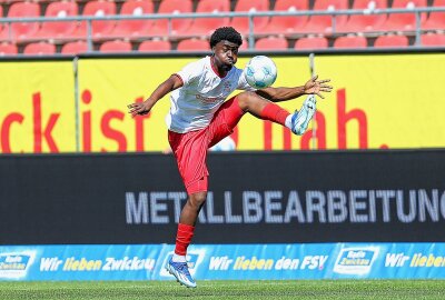 FSV verliert 1:6 gegen Zweitligist Hertha BSC - Im Bild: Lloyd-Addo Kuffour (27, Zwickau). Foto: PICTURE POINT / Gabor Krieg