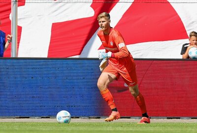 FSV verliert 1:6 gegen Zweitligist Hertha BSC - Torhüter Benjamin Leneis (1, Zwickau). Foto: PICTURE POINT / Gabor Krieg ,