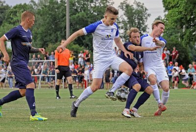 FSV Zwickau gewinnt Test in Glauchau - Am Mittwochabend fand das Testspiel VfB Empor Glauchau gegen FSV Zwickau statt. Foto: Andreas Kretschel