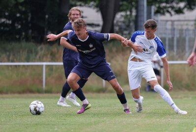 FSV Zwickau gewinnt Test in Glauchau - Am Mittwochabend fand das Testspiel VfB Empor Glauchau gegen FSV Zwickau statt. Foto: Andreas Kretschel