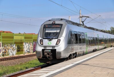 FSV Zwickau gewinnt Test in Glauchau - S-Bahn Borna-Leipzig. Foto: Adobe Stock / Marek Slusarczyk