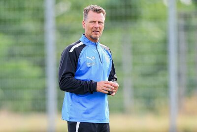 FSV Zwickau verliert beim Aufstiegsaspiranten - Zwickaus Trainer Rico Schmitt. Foto: Picture Point/Archiv