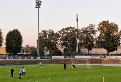 FSV Zwickau wird ausgebremst - Auf dem Rasen des Stadions Lichterfelde ging es nicht um Punkte. Foto: Knut Berger