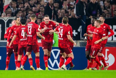 Führich schießt VfB ins Achtelfinale: 2:1 gegen Lautern - Boris Tomiak behielt die Nerven vom Elfmeterpunkt.