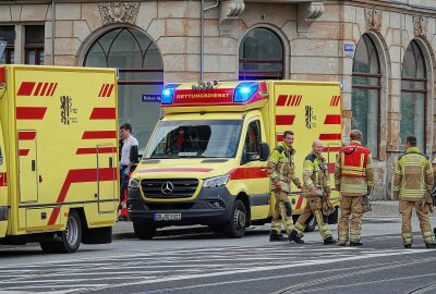 Fünf Verletzte nach Pfefferspray-Attacke in Restaurant - Unter dem Alarmstichwort "MANV" (Massenanfall von Verletzten und Erkrankten) wurden 57 Einsatzkräfte von Feuerwehr und Rettungsdienst alarmiert. Foto: Roland Halkasch