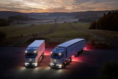 Für alle Brummi-Fans: Mercedes startet den eActros600 - Verschnaufpause: Nach einer Fahrtstrecke von maximal rund 500 Kilometer muss der E-Brummi an die Ladesäule.