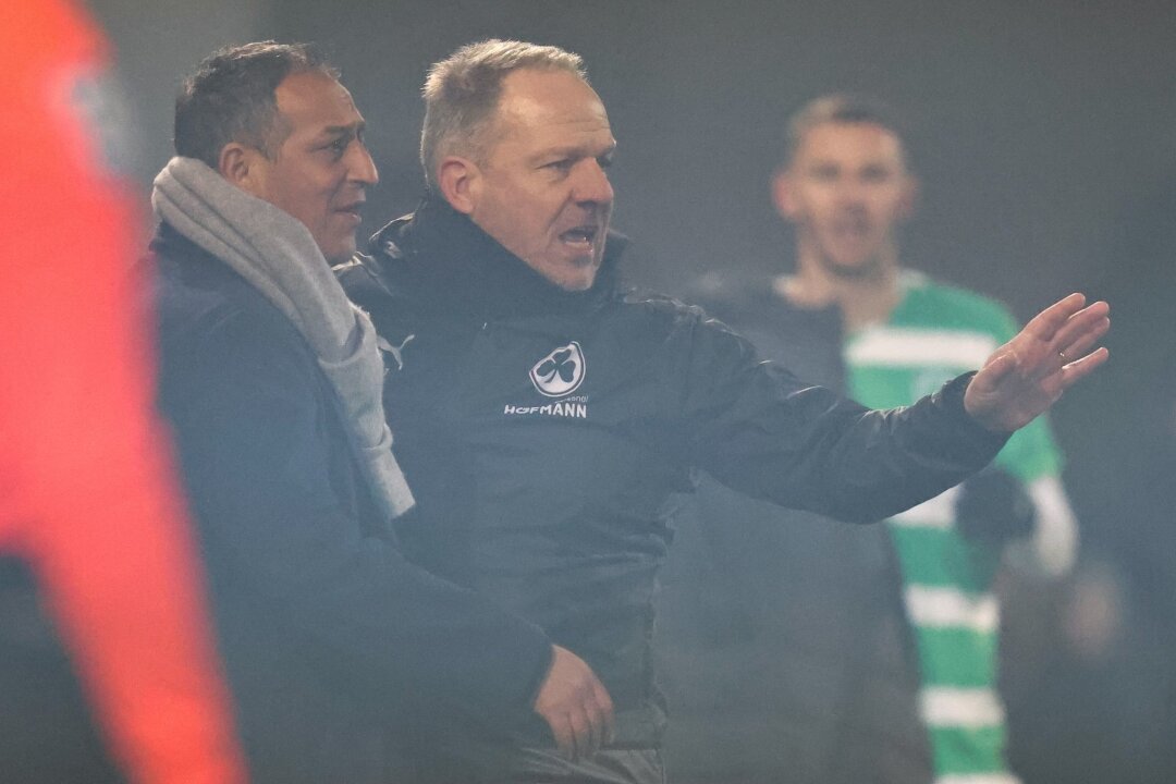 Fürth trennt sich von Trainer und Manager - Müssen beide gehen: Manager Rachid Azzouzi (l) und Trainer Alexander Zorniger (r).