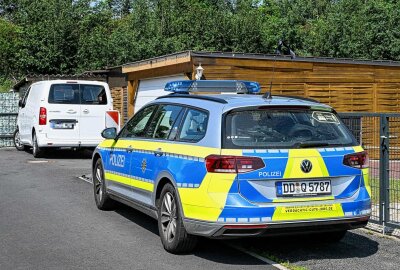 Fund einer toten Person in Zittau: Polizei und Feuerwehr im Einsatz - Eine leblose Person wurde im Zittauer Ortsteil Pethau gefunden. Foto: xcitepress