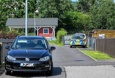 Fund einer toten Person in Zittau: Polizei und Feuerwehr im Einsatz - Eine leblose Person wurde im Zittauer Ortsteil Pethau gefunden. Foto: xcitepress