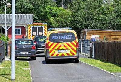 Fund einer toten Person in Zittau: Polizei und Feuerwehr im Einsatz - Eine leblose Person wurde im Zittauer Ortsteil Pethau gefunden. Foto: xcitepress