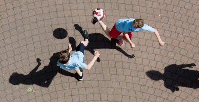 Fußballsport: So gelingt Kindern der Einstieg - Für Kinder stehen beim Fußball Spaß und Bewegung im Vordergrund.