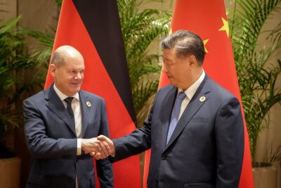 G20-Gipfel in Brasilien: Die gespaltene Weltgemeinschaft - Bundeskanzler Scholz traf am Rande der G20-Gipfels mit Chinas Staatschef Xi zusammen.